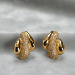 Σκουλαρίκια σε χρυσό χρώμα