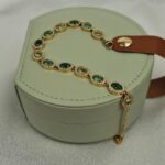 Βραχιόλι με σμαραγδί  πέτρες